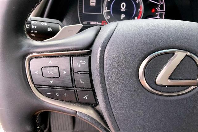 Photo of 2019 Eminent White Pearl Lexus ES 350