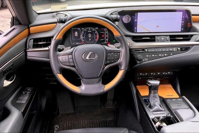 Photo of 2019 Eminent White Pearl Lexus ES 350