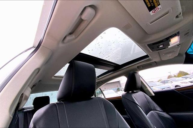 Photo of 2019 Eminent White Pearl Lexus ES 350