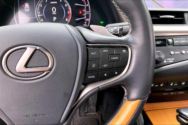 Photo of 2019 Eminent White Pearl Lexus ES 350