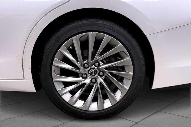 Photo of 2019 Eminent White Pearl Lexus ES 350