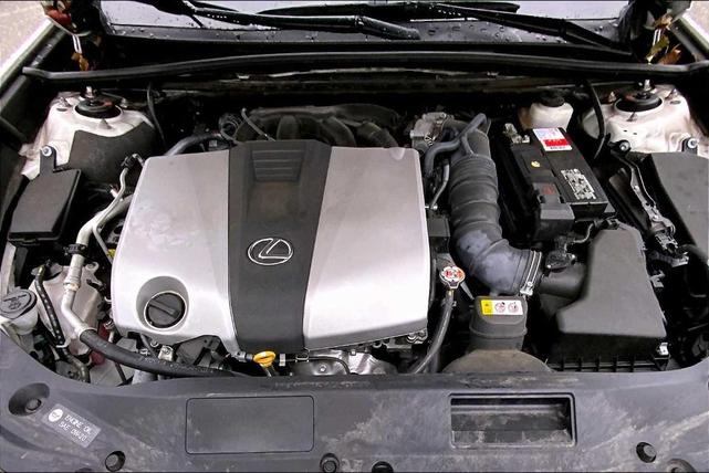 Photo of 2019 Eminent White Pearl Lexus ES 350
