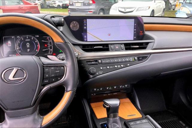 Photo of 2019 Eminent White Pearl Lexus ES 350