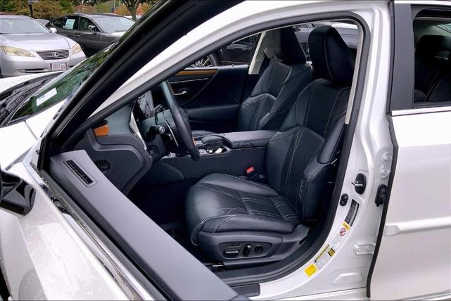 Photo of 2019 Eminent White Pearl Lexus ES 350