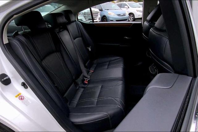 Photo of 2019 Eminent White Pearl Lexus ES 350