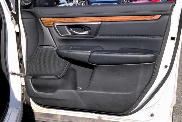 Photo of 2017 White Diamond Pearl Honda CR-V