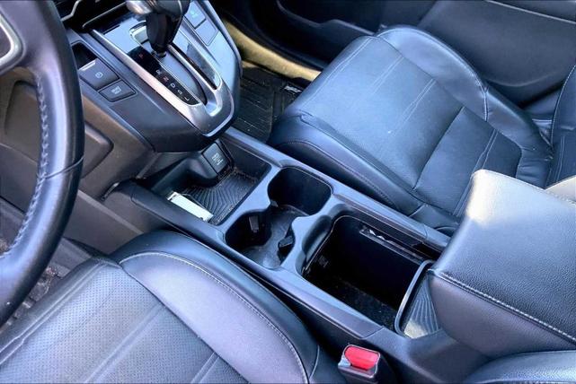Photo of 2017 White Diamond Pearl Honda CR-V