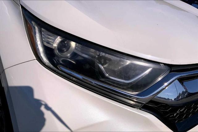 Photo of 2017 White Diamond Pearl Honda CR-V