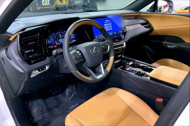 Photo of 2025 Eminent White Pearl Lexus RX 350