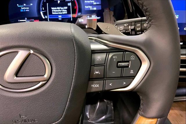 Photo of 2025 Eminent White Pearl Lexus RX 350