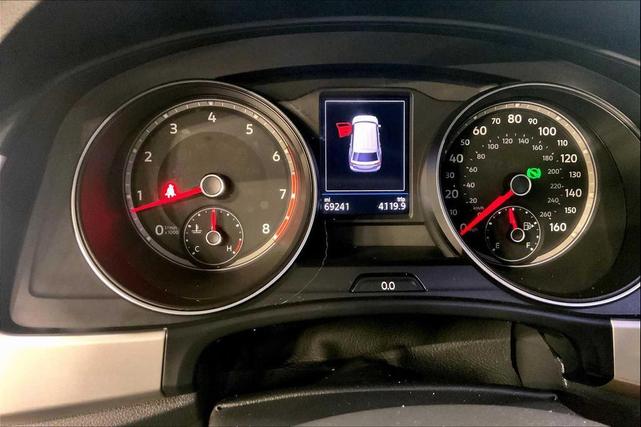 Photo of 2021 Platinum Gray Metallic Volkswagen Atlas Cross Sport