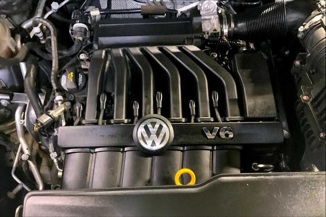 Photo of 2021 Platinum Gray Metallic Volkswagen Atlas Cross Sport