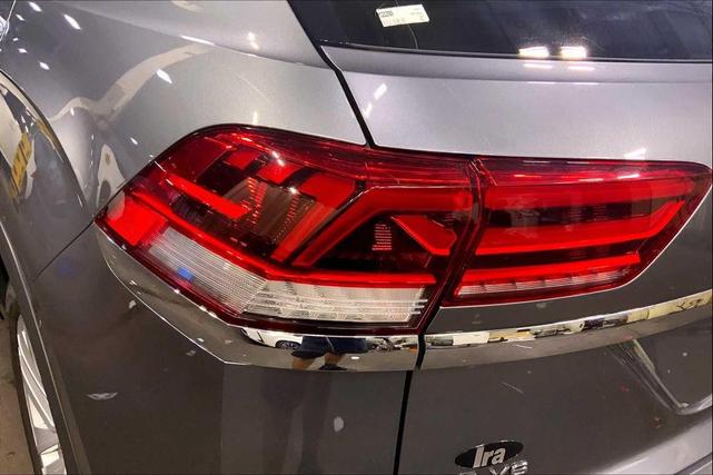 Photo of 2021 Platinum Gray Metallic Volkswagen Atlas Cross Sport