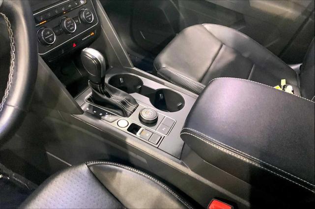 Photo of 2021 Platinum Gray Metallic Volkswagen Atlas Cross Sport