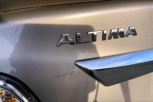 Photo of 2014 Saharan Stone Nissan Altima