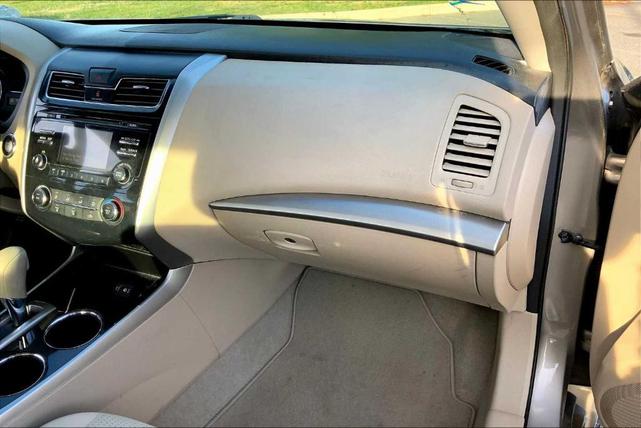 Photo of 2014 Saharan Stone Nissan Altima