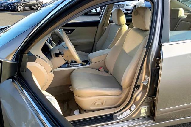 Photo of 2014 Saharan Stone Nissan Altima