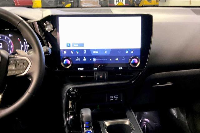 Photo of 2022 Atomic Silver Lexus NX 350