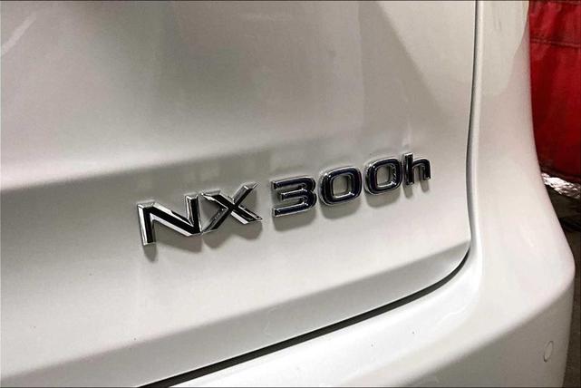 Photo of 2020 Eminent White Pearl Lexus NX 300h
