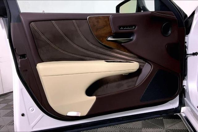 Photo of 2018 Eminent White Pearl Lexus LS 500