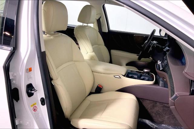 Photo of 2018 Eminent White Pearl Lexus LS 500