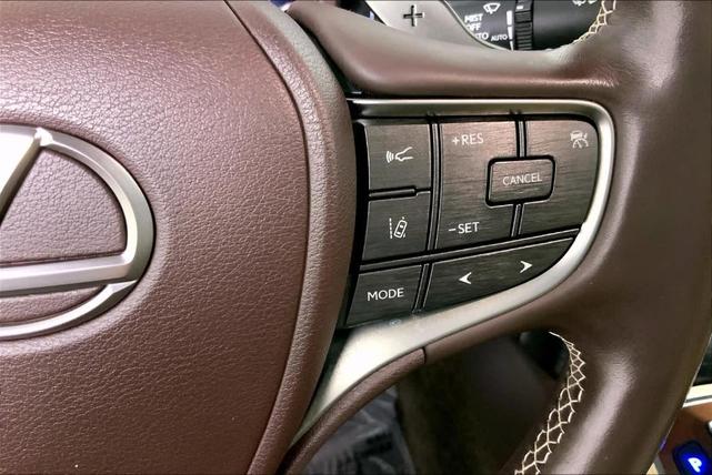 Photo of 2018 Eminent White Pearl Lexus LS 500