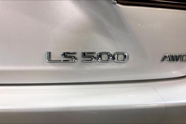 Photo of 2018 Eminent White Pearl Lexus LS 500