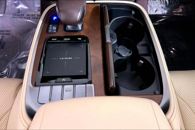Photo of 2018 Eminent White Pearl Lexus LS 500