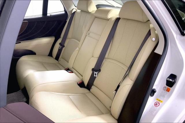 Photo of 2018 Eminent White Pearl Lexus LS 500