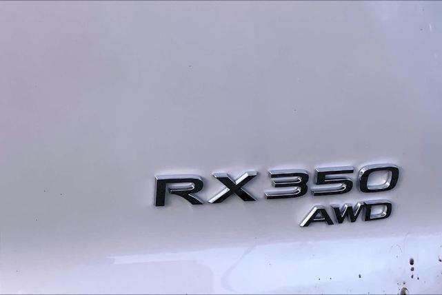 Photo of 2025 White Lexus RX 350