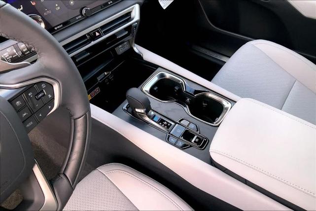 Photo of 2025 White Lexus RX 350