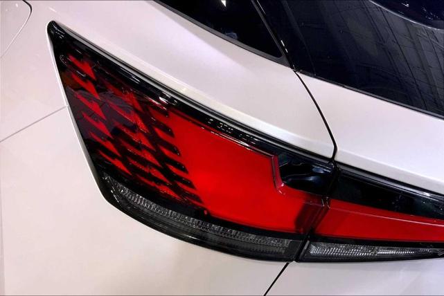 Photo of 2025 Eminent White Pearl Lexus RX 350