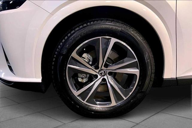 Photo of 2025 Eminent White Pearl Lexus RX 350