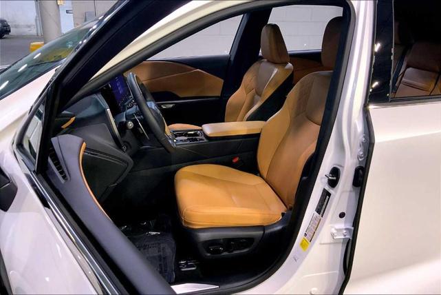 Photo of 2025 Eminent White Pearl Lexus RX 350