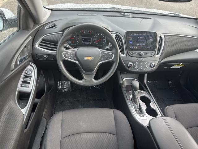 Photo of 2023 Summit White Chevrolet Malibu