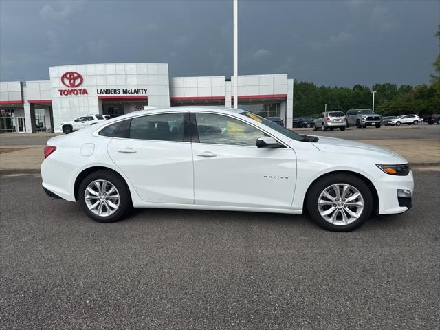 Photo of 2023 Summit White Chevrolet Malibu