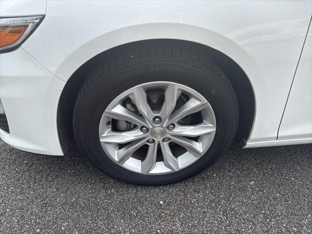 Photo of 2023 Summit White Chevrolet Malibu