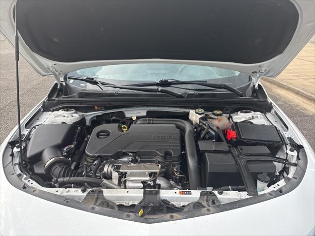 Photo of 2023 Summit White Chevrolet Malibu