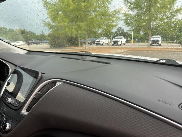 Photo of 2023 Summit White Chevrolet Malibu