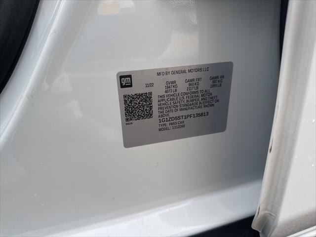 Photo of 2023 Summit White Chevrolet Malibu