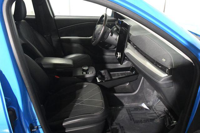 Photo of 2022 Blue Ford Mustang Mach-E