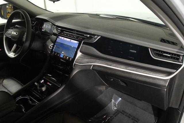 Photo of 2022 Silver Zynith Jeep Grand Cherokee 4xe