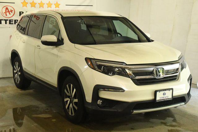 Photo of 2019 White Diamond Pearl Honda Pilot