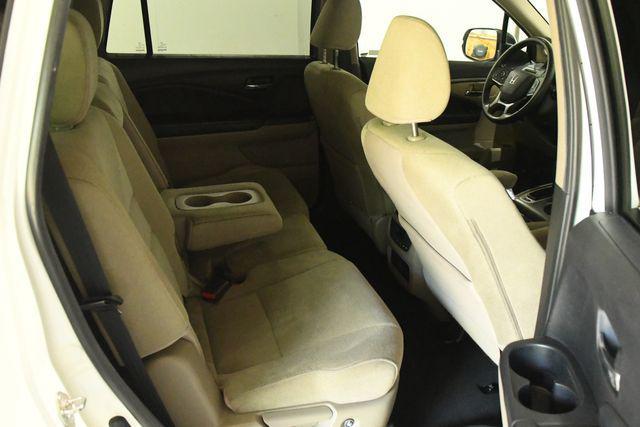 Photo of 2019 White Diamond Pearl Honda Pilot