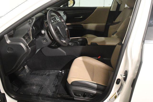 Photo of 2021 Eminent White Pearl Lexus ES 250