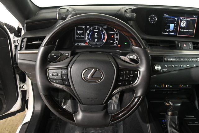 Photo of 2021 Eminent White Pearl Lexus ES 250