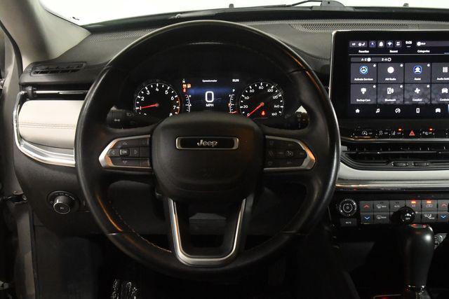 Photo of 2022 Gray Jeep Compass
