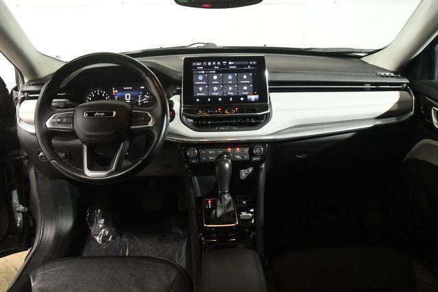 Photo of 2022 Gray Jeep Compass