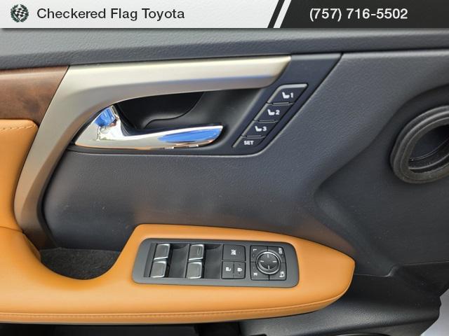 Photo of 2022 Iridium Lexus RX 350L