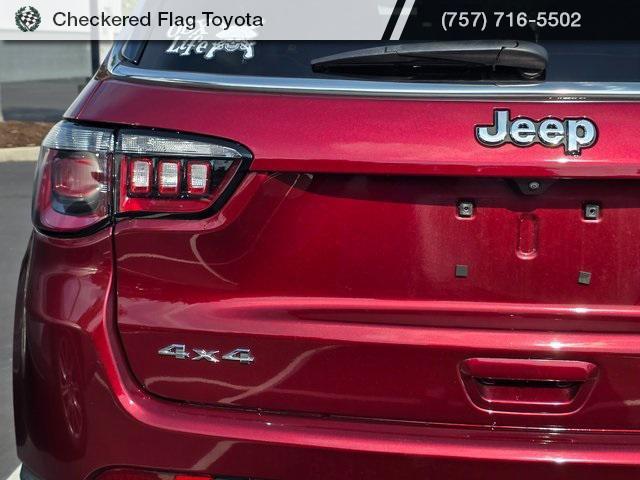 Photo of 2022 Velvet Red Pearlcoat Jeep Compass